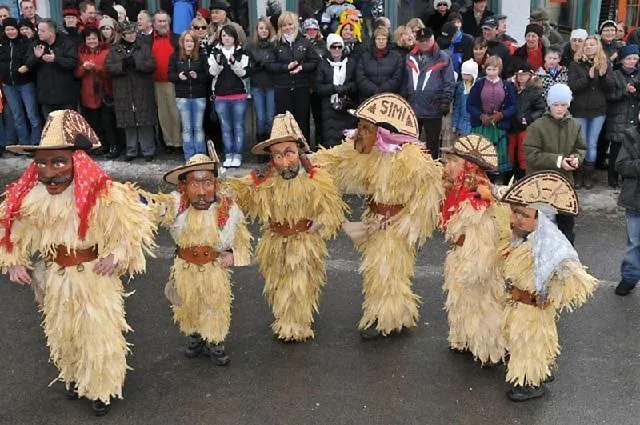 Haus Angelika - - Innsbruck/igls לינה וארוחת בוקר 3*